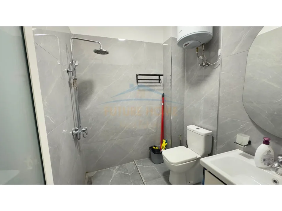 Tirane, jap me qera apartament 2+1 Kati 4, 93 m² 750 € (Brryl , Tirane,)