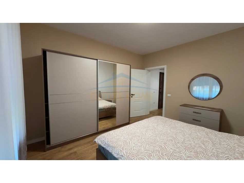Tirane, jap me qera apartament 2+1 Kati 4, 93 m² 750 € (Brryl , Tirane,)