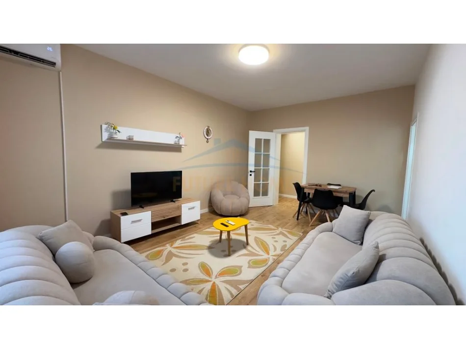 Tirane, jap me qera apartament 2+1 Kati 4, 93 m² 750 € (Brryl , Tirane,)