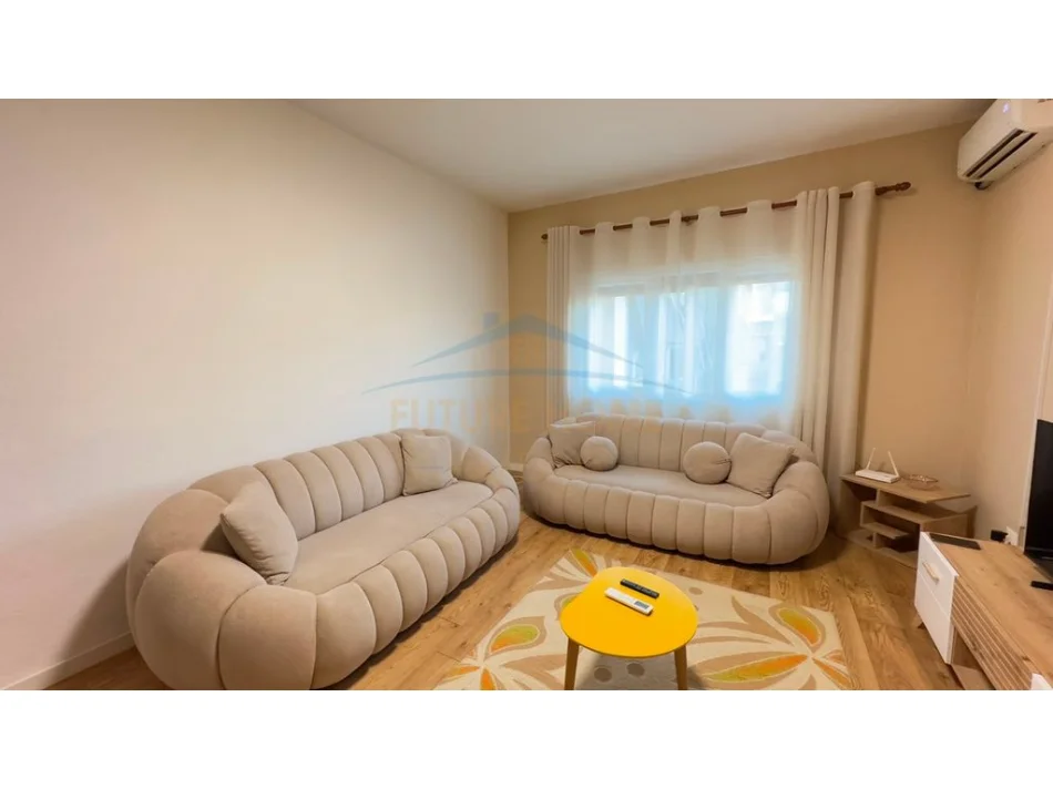 Tirane, jap me qera apartament 2+1 Kati 4, 93 m² 750 € (Brryl , Tirane,)