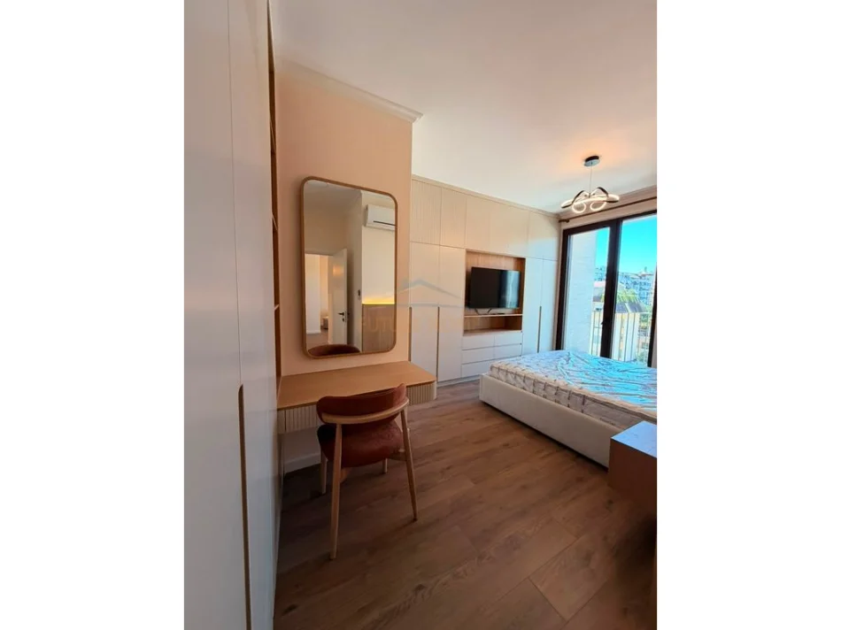 Tirane, jepet me qera 2+1+Ballkon Kati 5, 2.200 € 