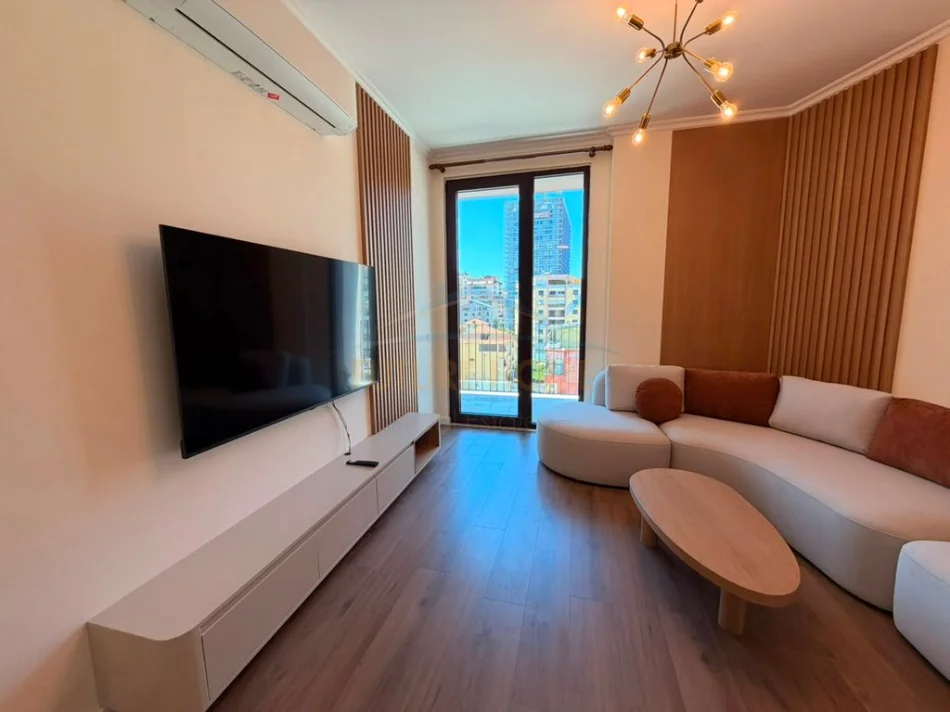 Tirane, jepet me qera 2+1+Ballkon Kati 5, 2.200 € 