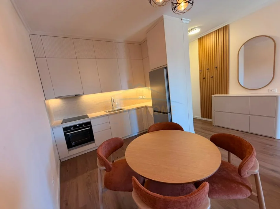 Tirane, jepet me qera 2+1+Ballkon Kati 5, 2.200 € 
