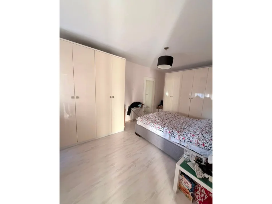 Tirane, jepet me qera apartament 1+1 Kati 8, 76 m² 590 € (Brryli,)