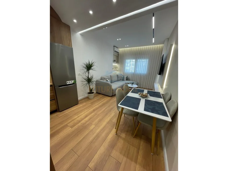 Tirane, shitet apartament 1+1 Kati 4, 51 m² 163.000 € (Pazari i Ri, Tiranë.)