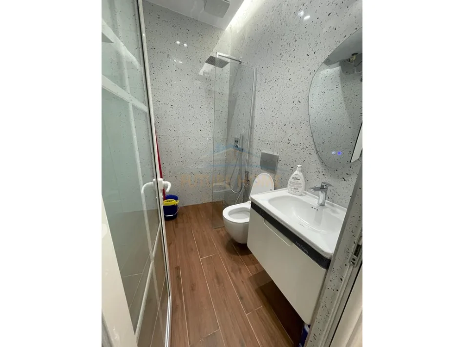 Tirane, shitet apartament 1+1+Ballkon Kati 4, 60 m² 163.000 € (Pazari i Ri)