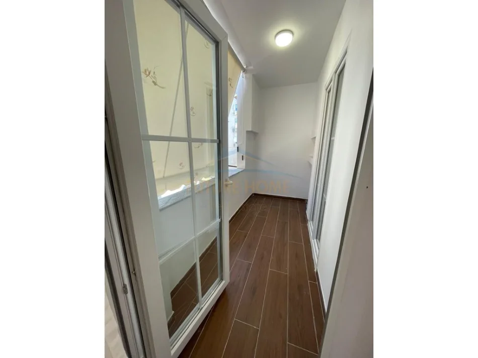 Tirane, shitet apartament 1+1 Kati 4, 60 m² 163.000 € (Pazari i Ri)