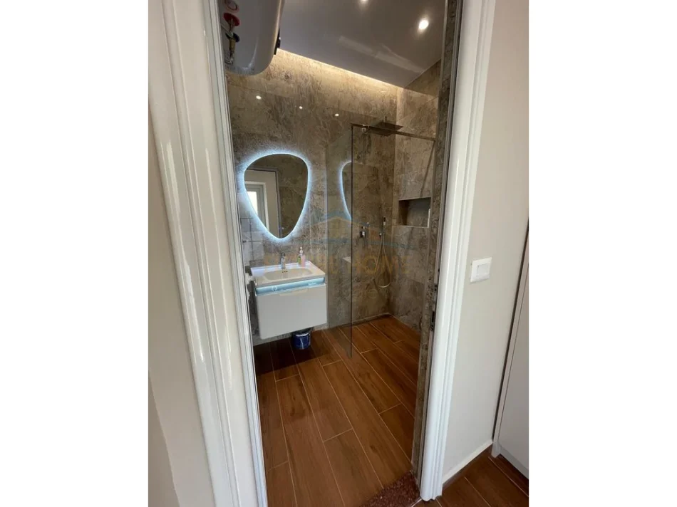 Tirane, shes garsonier Studio Kati 4, 40 m² 120.000 € (Pazari i Ri)