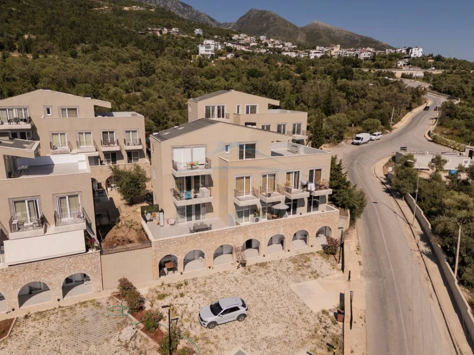 Dhermi - Palase, shitet apartament 2+1 260,000 €, Kati 0, 57 m² (Kompleksi Sofo Duni , Dhermi)