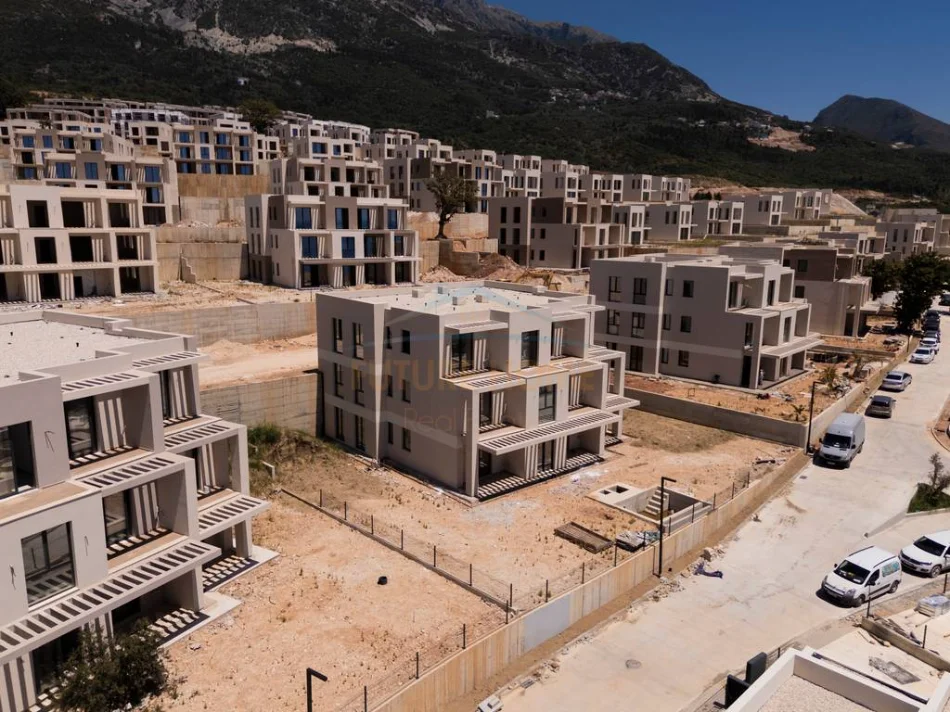 Dhermi - Palase, shitet apartament 1+1+Ballkon , 75 m² 320.000 € (Dhermi-Palase)