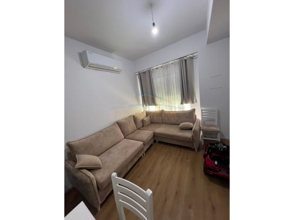 Tirane, jepet me qera apartament 1+1+Ballkon Kati 3, 48 m² 400 € (Kompleksi Kaimi)