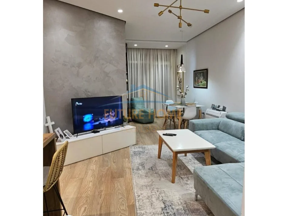 Tirane, jap me qera apartament 1+1 Kati 1, 67 m² 640 € (Kopshti Botanik, Tiranë.)