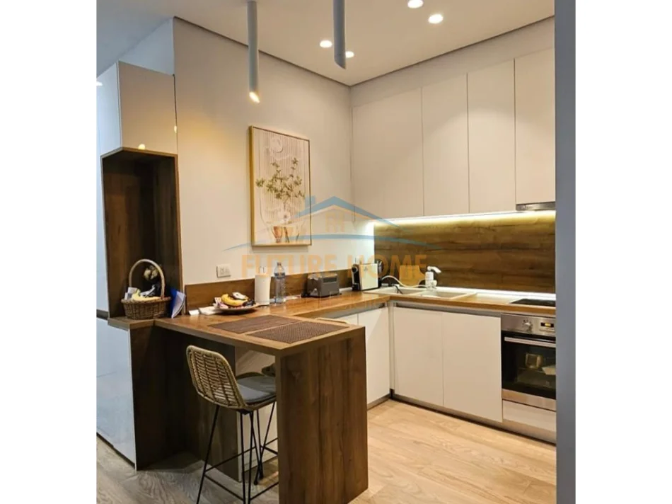 Tirane, jap me qera apartament 1+1 Kati 1, 67 m² 640 € (Kopshti Botanik, Tiranë.)