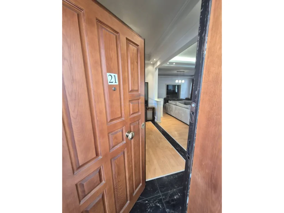 Tirane, shitet apartament 3+1+Ballkon , 143 m² 400.000 € (Myslym shyri, Tirane)