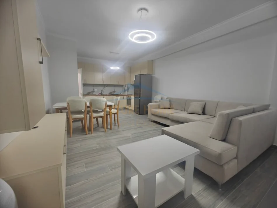 Tirane, jepet me qera apartament 1+1 Kati 2, 61 m² 500 € (Kompleksi Urban Gate, Unaza e Re)