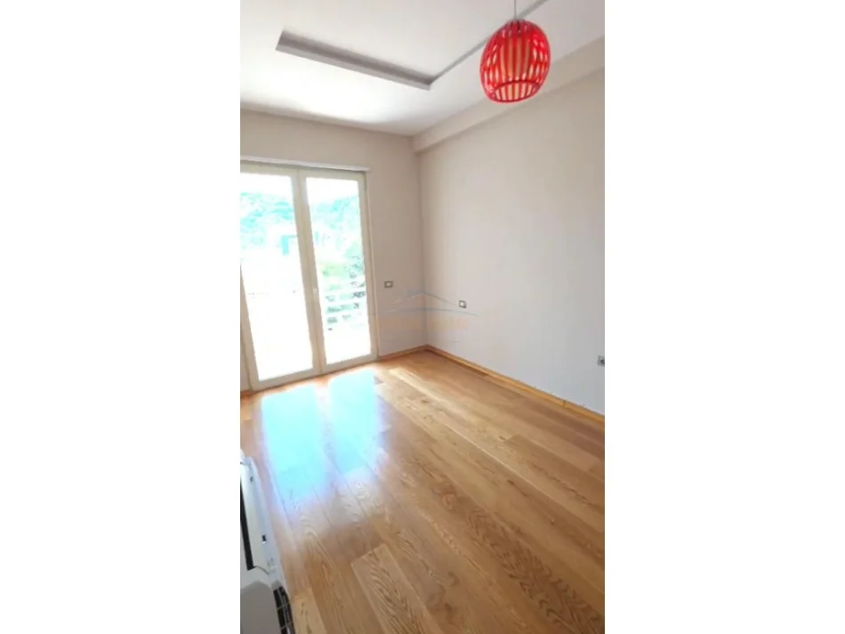 Tirane, shitet apartament 2+1 Kati 4, 96 m² 260.000 € (Liqeni i Thate)