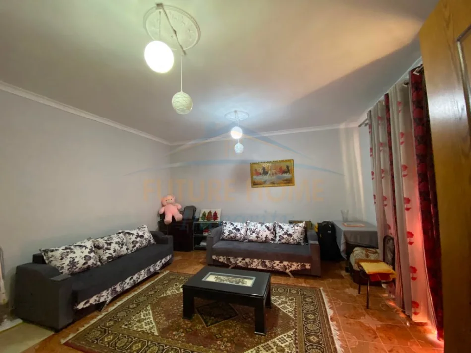 Shitet, Shtëpi Private, Sauk, Tiranë. 0696069906
