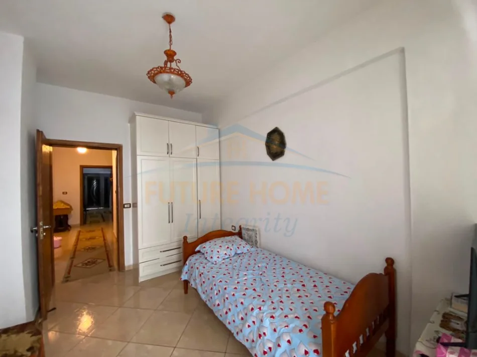 Shitet, Shtëpi Private, Sauk, Tiranë. 0696069906