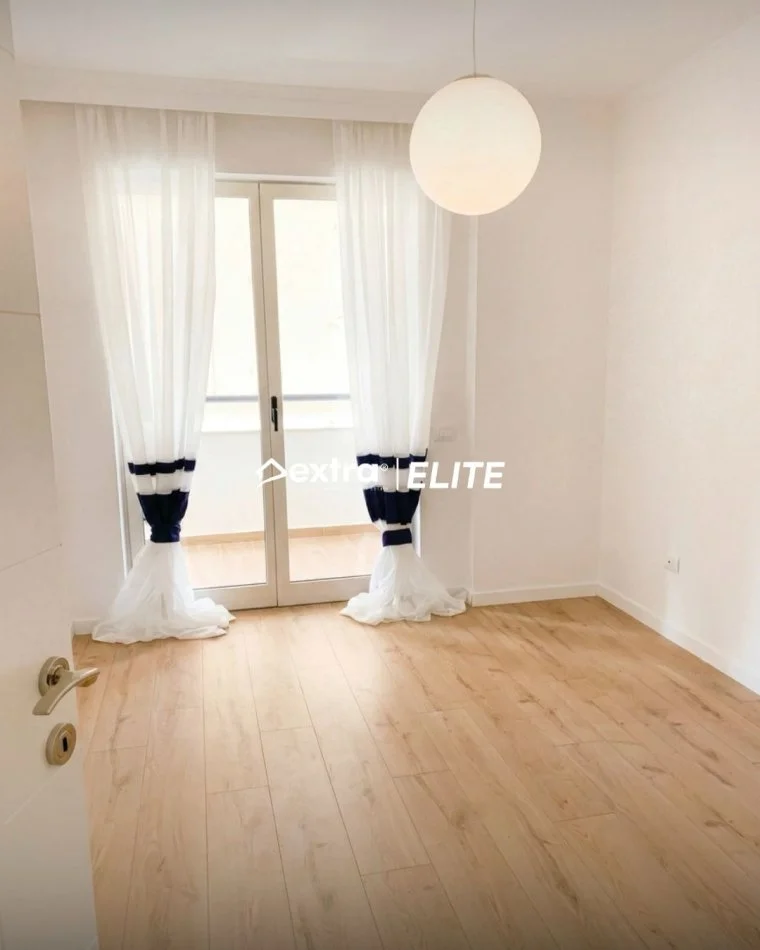 Tirane, jepet me qera apartament 2+1+Ballkon , 105 m² Rruga Kosovareve
