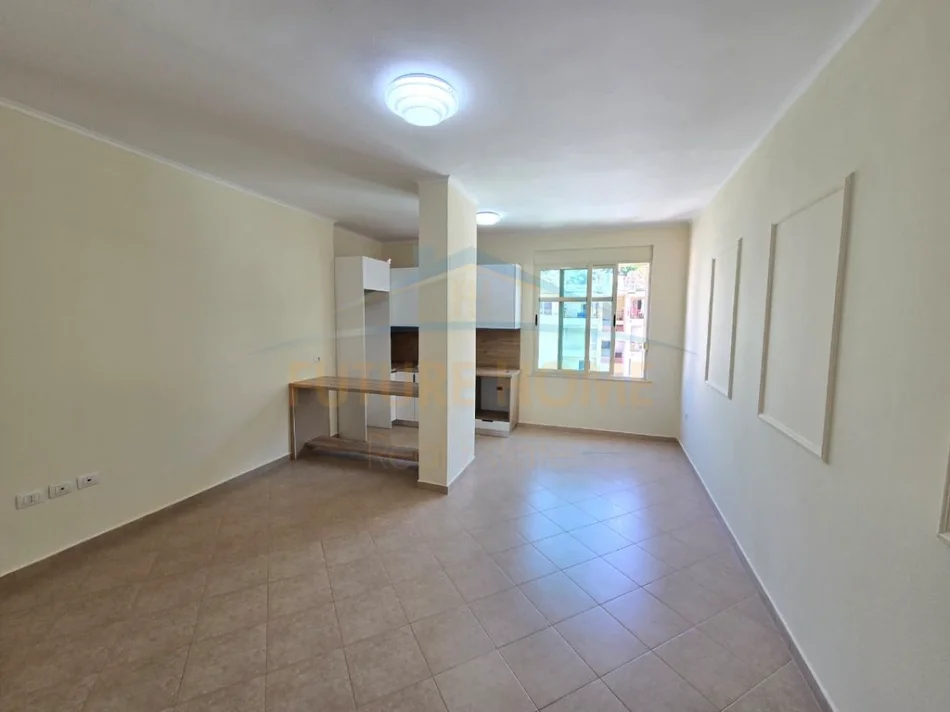 Shitet, Apartament 1+1, Shkembi Kavajes, Durres 0696069906