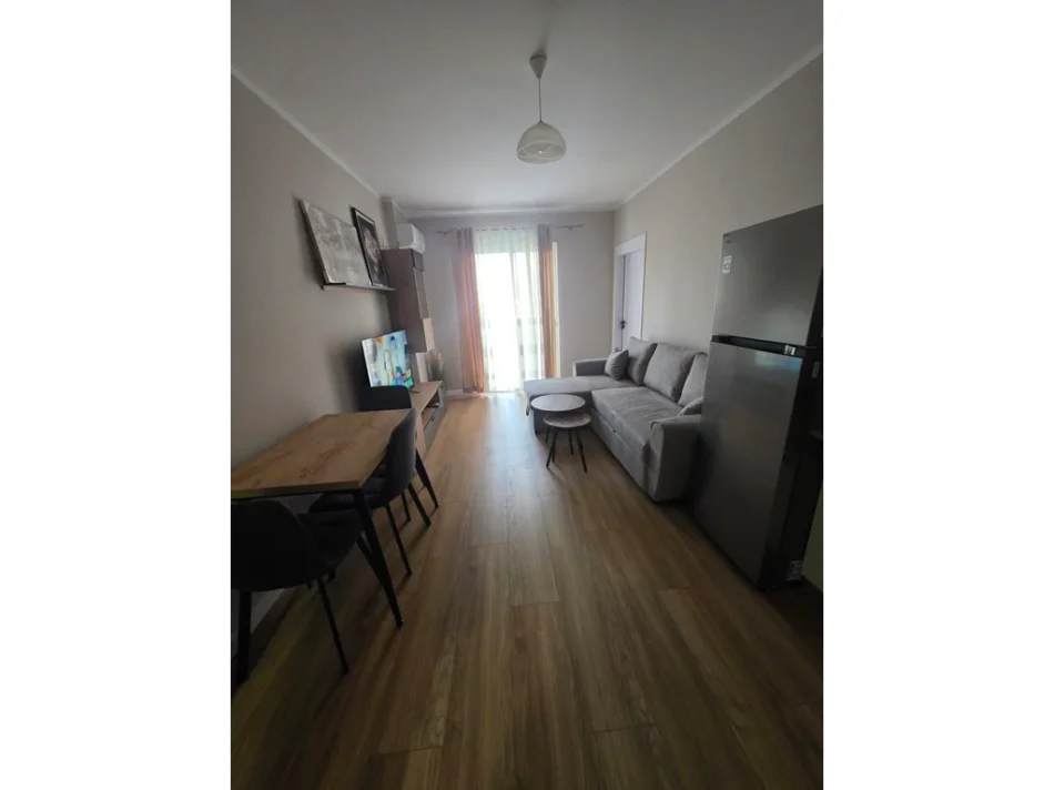 Tirane, jepet me qera apartament 2+1+Ballkon Kati 6, 64 m² 600 € (Concord Center)