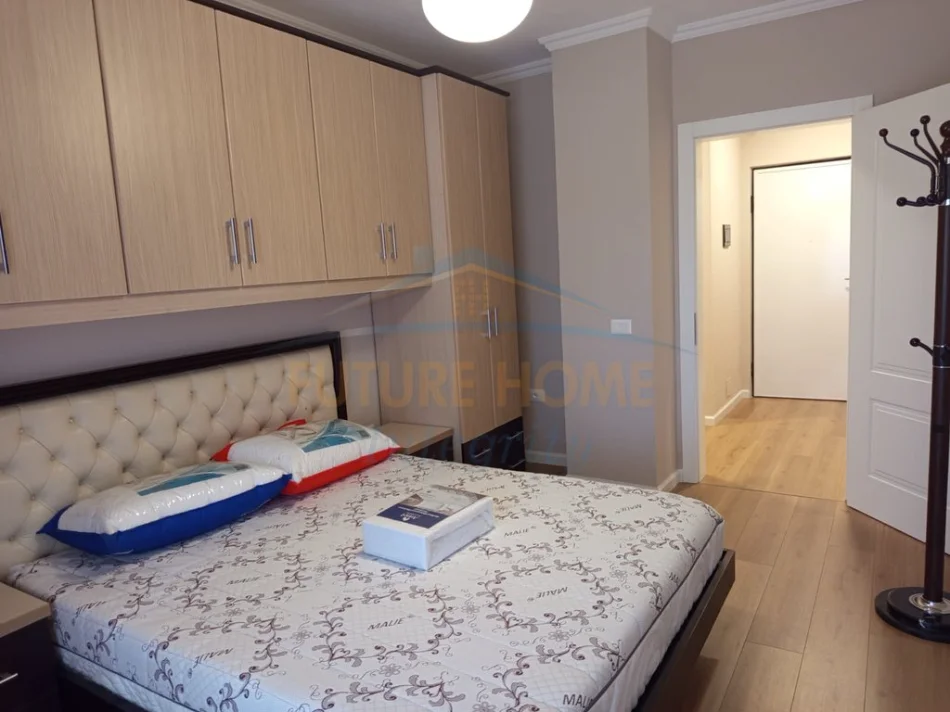 Tirane, jepet me qera apartament 1+1 Kati 9, 82 m² 800 € (9 Katëshet)
