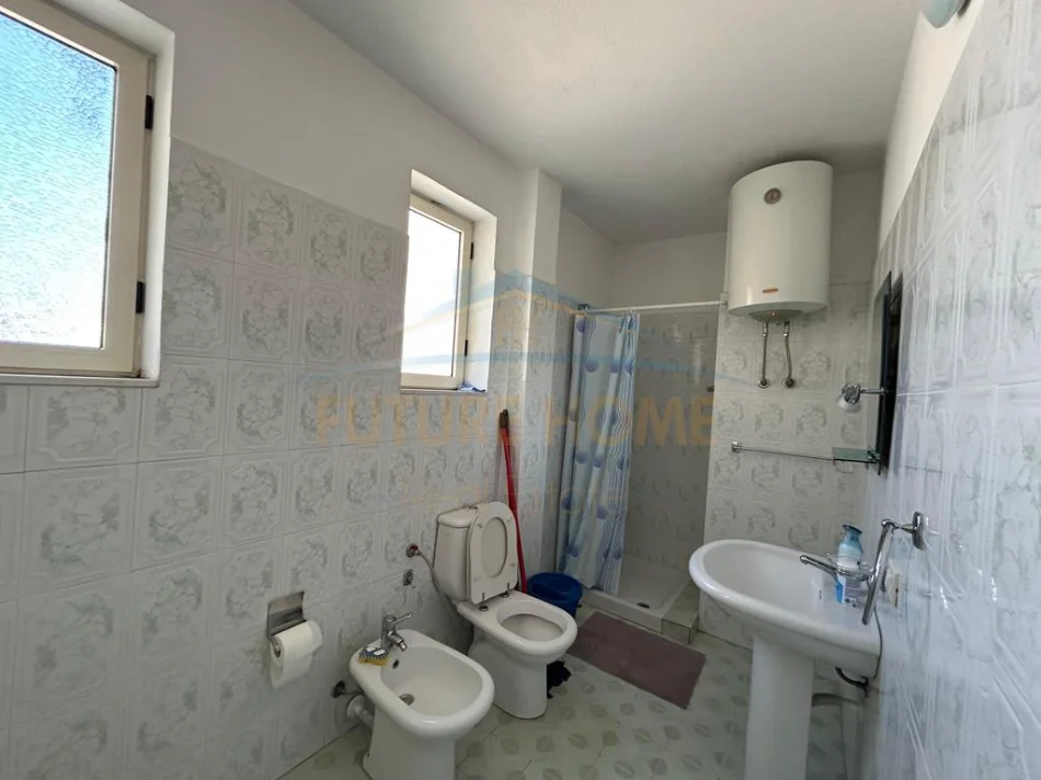 Durres, shitet apartament 1+1 Kati 5, 125.000 € (QENDER,DURRES)