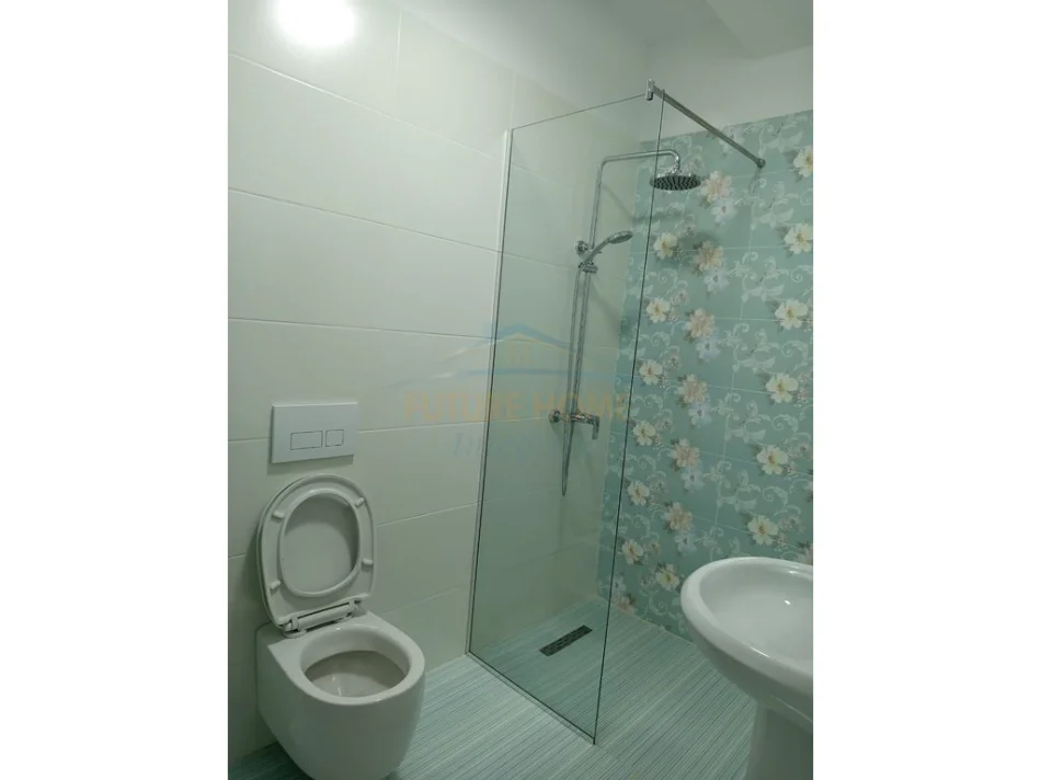 Tirane, jepet me qera apartament 2+1 Kati 4, 97 m² 1.000 € (Rruga Jordan Misja)