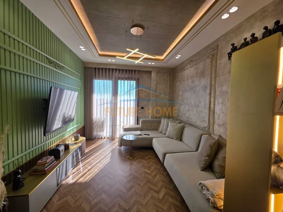 Tirane, jepet me qera apartament 1+1+Ballkon Kati 21, 64 m² 1.100 € (Rruga e Kavajes)