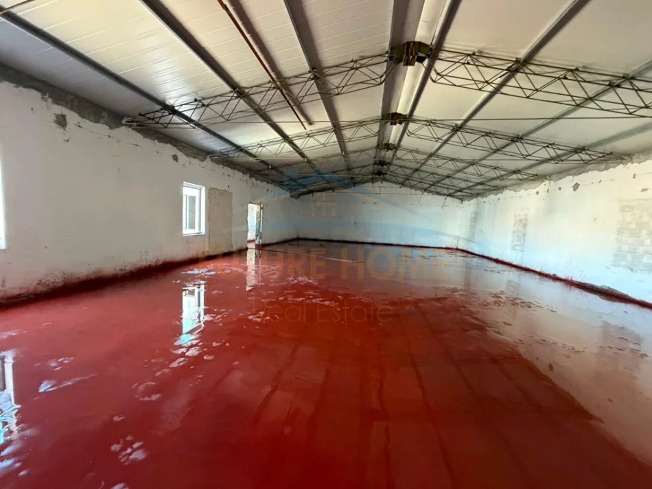 Durres, jepet me qera magazine Kati 2, 521 m² 1.500 € (SHKOZET,DURRES)