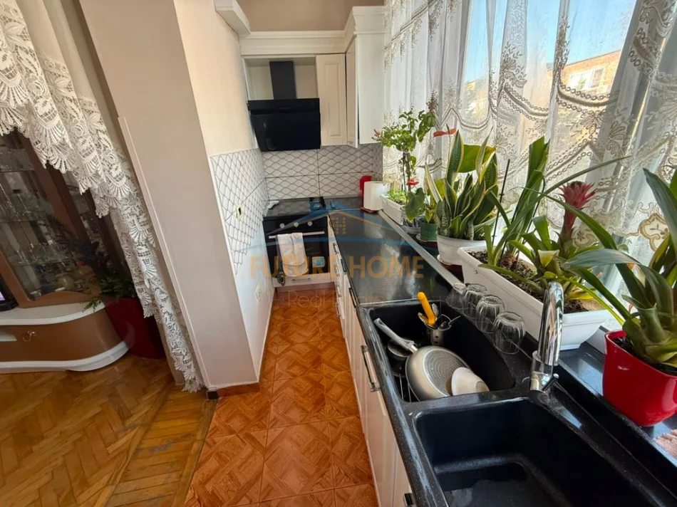 Tirane, shitet apartament 2+1 Kati 3, 72 m² 210.000 € (MYSLYM SHYRI)