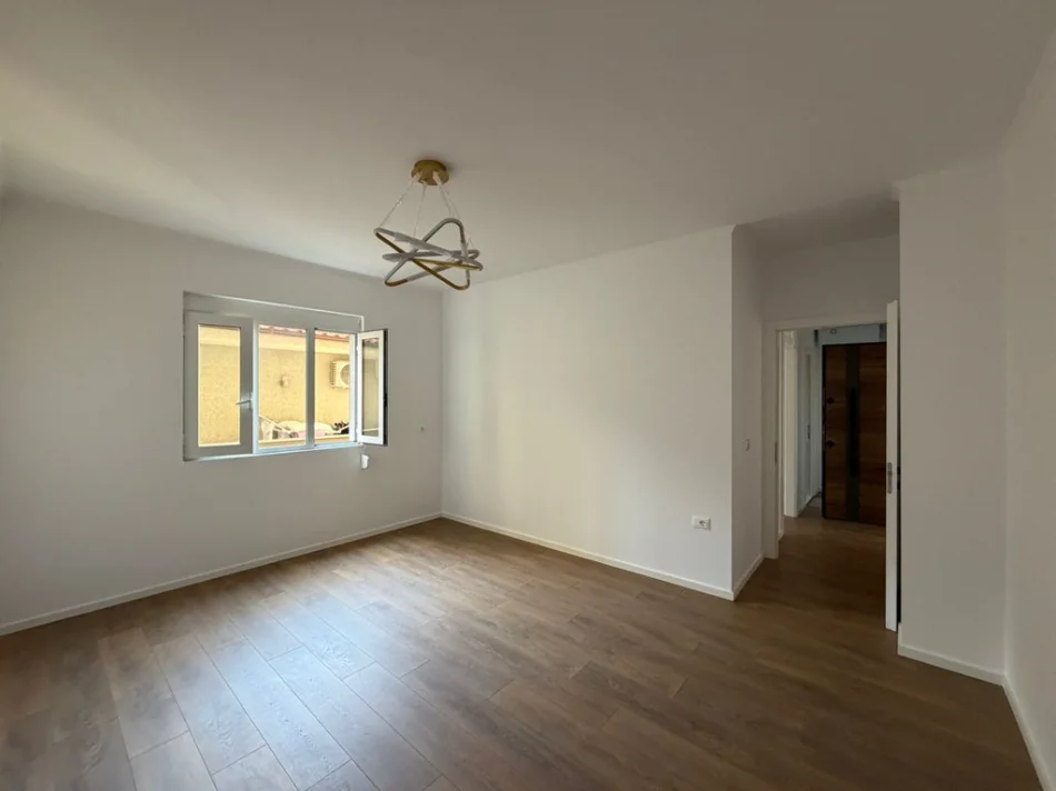 Tirane, shitet apartament 1+1 Kati 3, 47 m² 108.000 € (Rruga Dritan Hoxha)