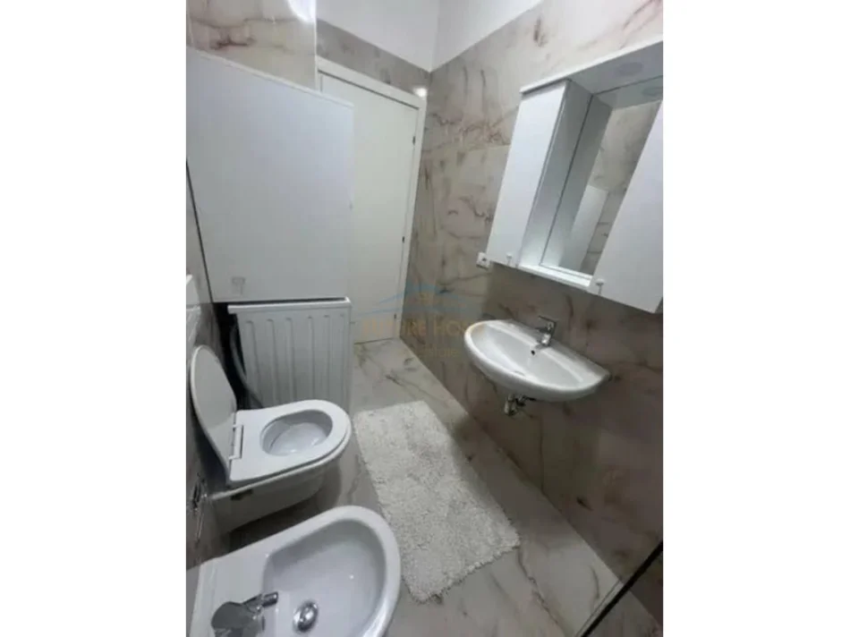 Tirane, jepet me qera apartament 1+1+Ballkon Kati 5, 65 m² 550 € (Jordan Misja)