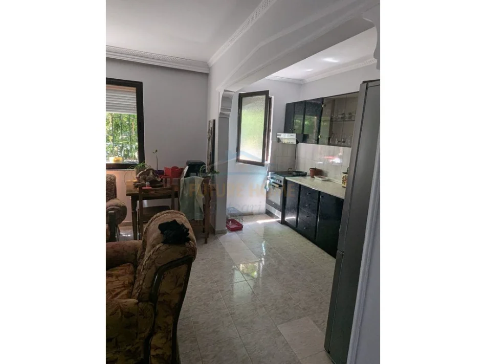 Shitet, Apartament 1+1, Ali Demi, Tiranë. 0696069906