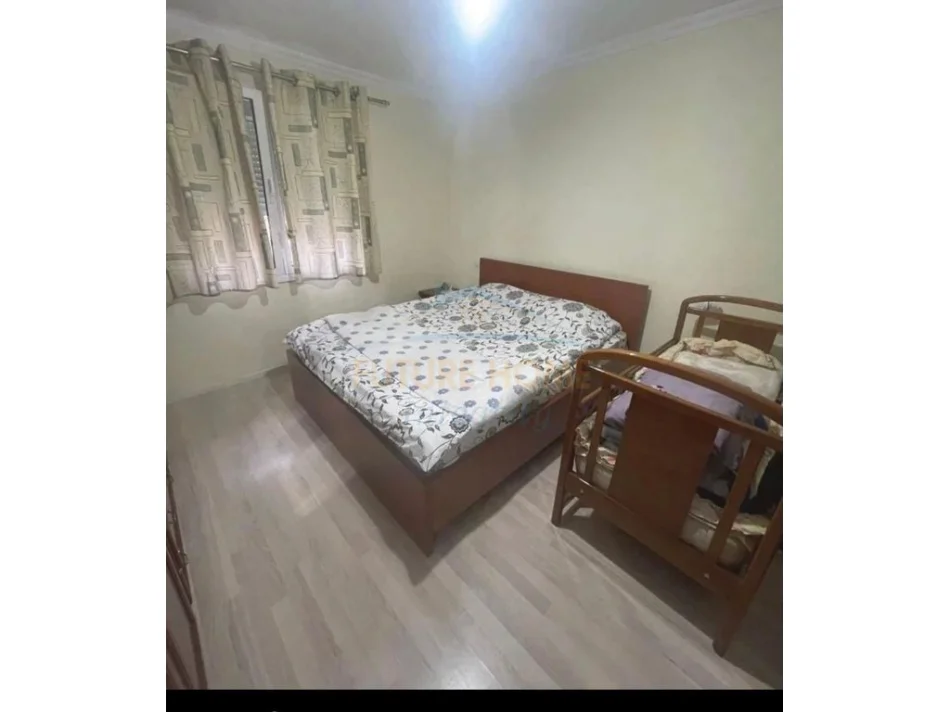 Qera, Apartament 1+1 (i konvertuar në 2+1), Rruga Mihal Grameno, Tiranë. 0696069906