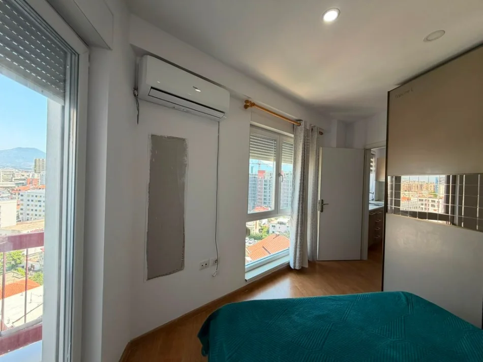 Tirane, jepet me qera apartament 1+1 Kati 11, 48 m² 550 € (Kompleksi Kontakt)