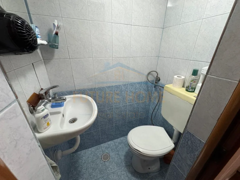 Tirane, jepet me qera apartament 2+1 Kati 3, 100 m² 1.000 € (Myslym Shyri)