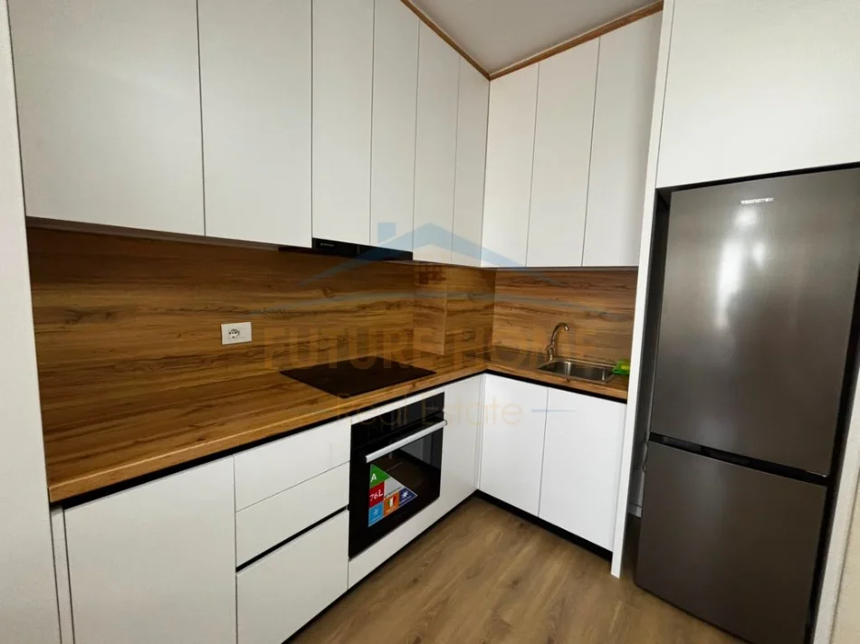Tirane, jepet me qera apartament 1+1 Kati 3, 470 € (Urban Gate, Unaze e Re)