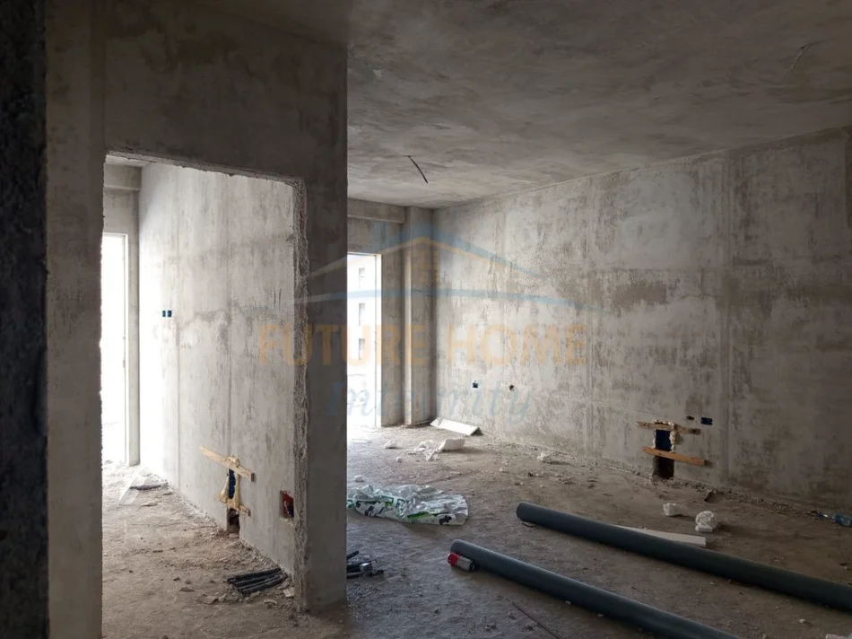 Tirane, shitet apartament 2+1 Kati 5, 106 m² 135.903 € (Fusha e Aviacionit)