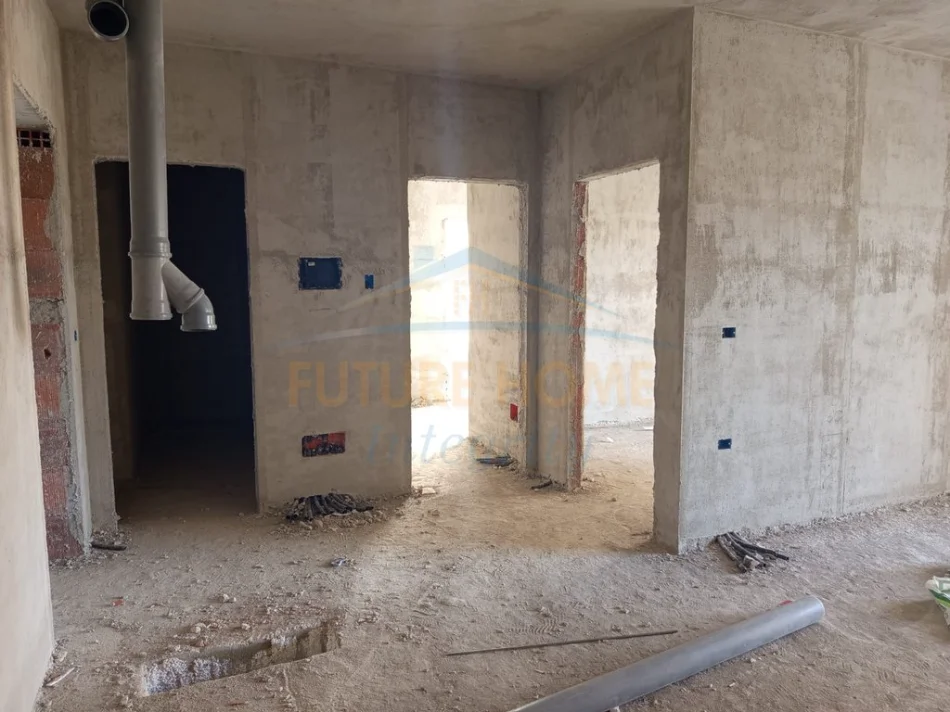 Tirane, shitet apartament 2+1 Kati 5, 106 m² 135.903 € (Fusha e Aviacionit)