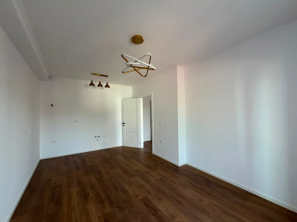 Tirane, shitet apartament 1+1+Ballkon Kati 2, 58 m² 128.000 € (DRITAN HOXHA)
