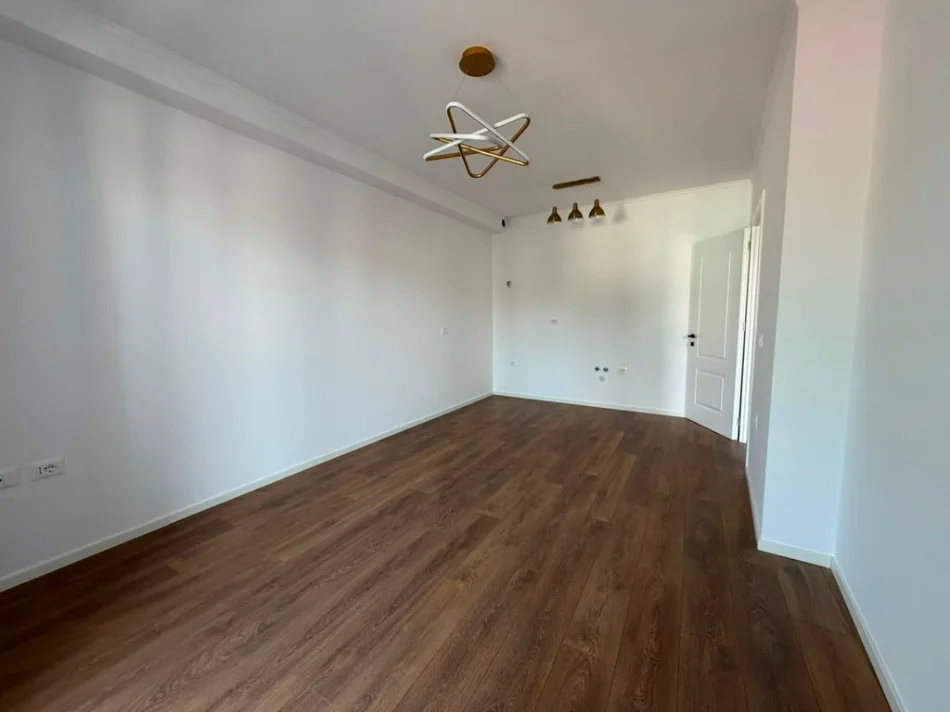 Tirane, shitet apartament 1+1 Kati 2, 58 m² 128.000 € (Laprake)