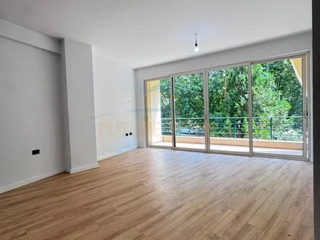 Tirane, shitet apartament 2+1 Kati 1, 109 m² 209.300 € (DON BOSKO)