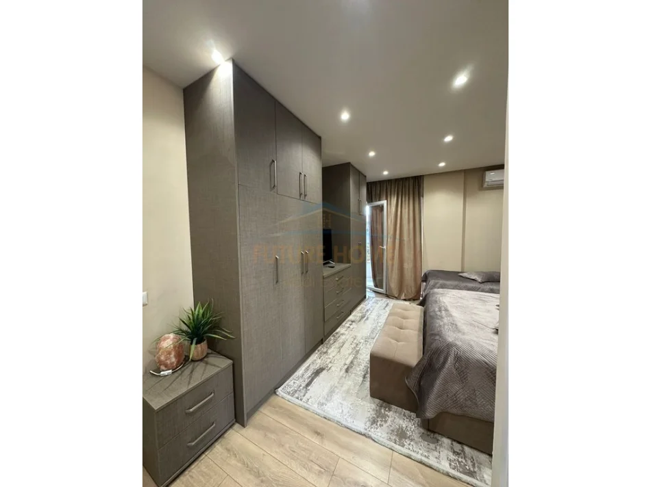Shitet, Apartament 2+1+2, pranë Restorant Fresku , Fresk 0696069906