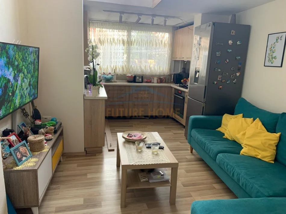 Tirane, shitet apartament 1+1, 638 Euro,  72 m² (Siri Kodra)