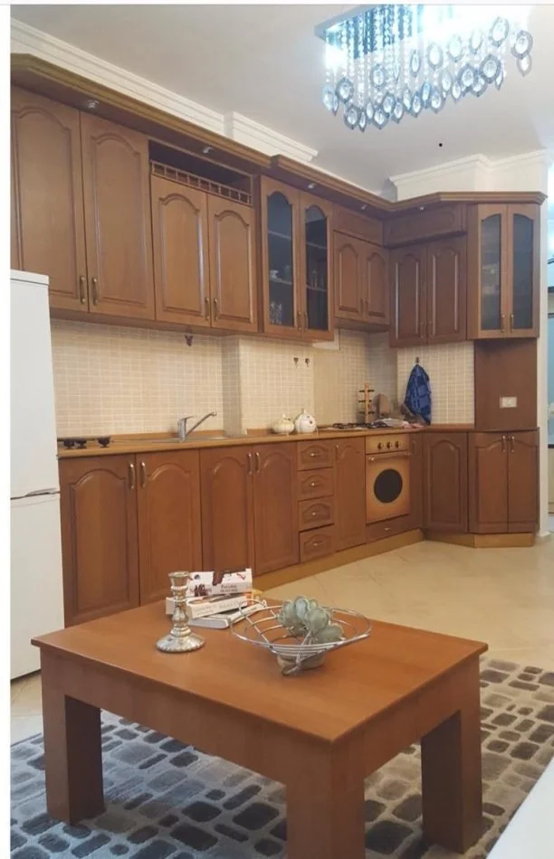 Tirane, jepet me qera apartament 1+1 Kati 3, 70 m² 450 € 