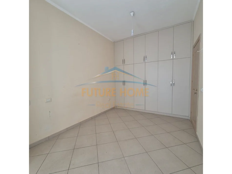 Shitet, Apartament 1+1, Komuna e Parisit, Kompleksi Kika 2 0696069906