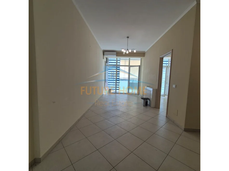Tirane, shitet apartament 1+1+Aneks+Ballkon Kati 2, 72 m² 200.000 € (Komuna e Parisit)