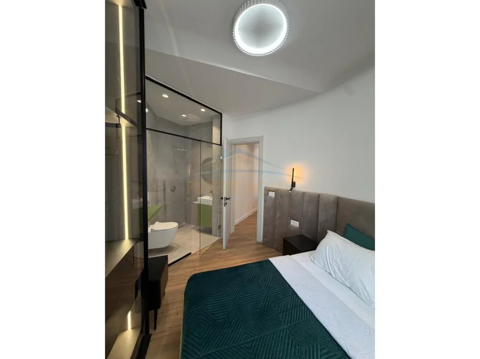 Qera, Apartament, 2+1+2+verande, Unaza e Re 0696069906