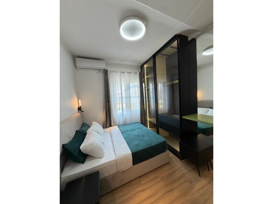 Tirane, jepet me qera apartament 2+1+Ballkon Kati 8, 73 m² 800 € (Unaza e re)